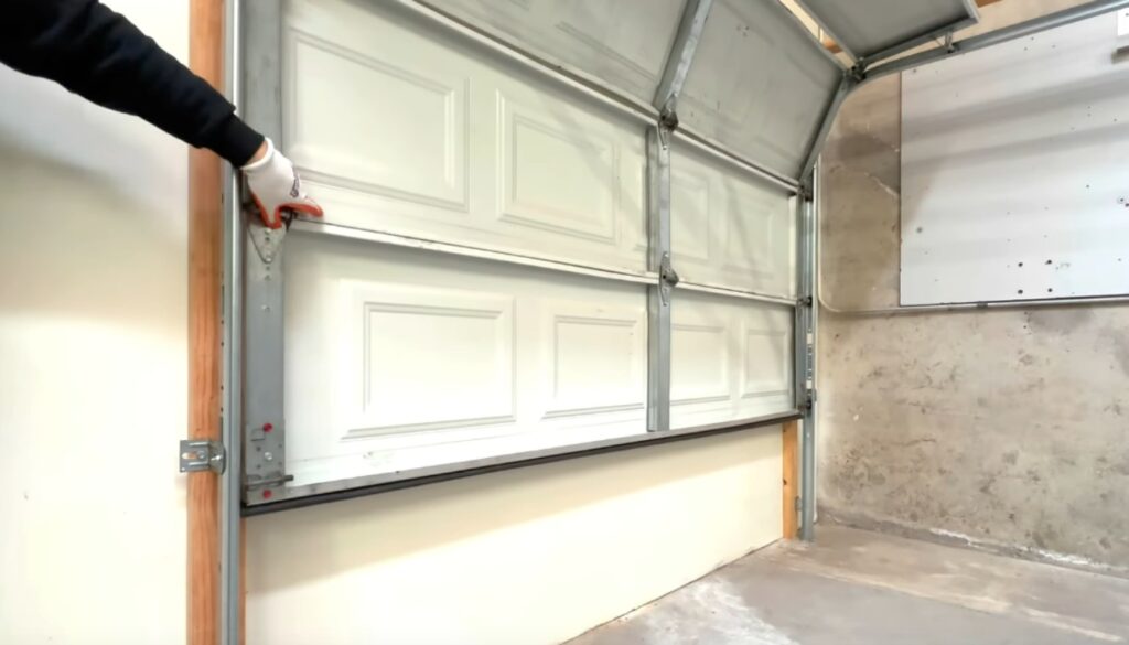 Can Garage Door Panels Be Replaced?